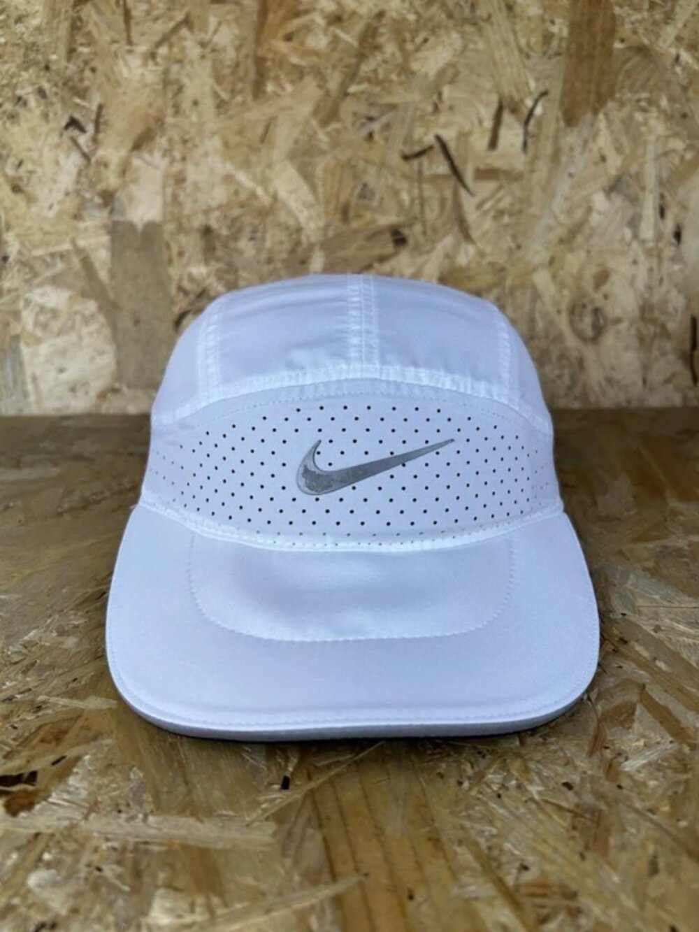 Nike Tailwind Hat Cap Dri-fit Lightweight Adjustable 5 Panel White One Size